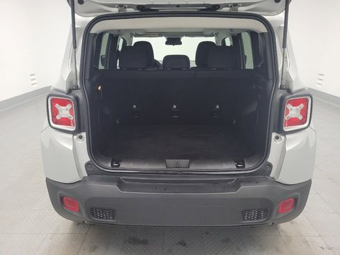 Used 2021 Jeep Renegade Latitude image 29