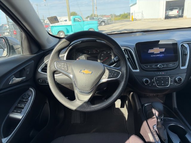 Used 2025 Chevrolet Malibu LT FWD image 13