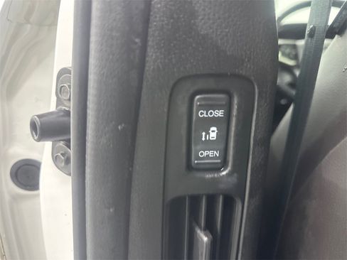 Used 2020 Honda Odyssey Elite image 34