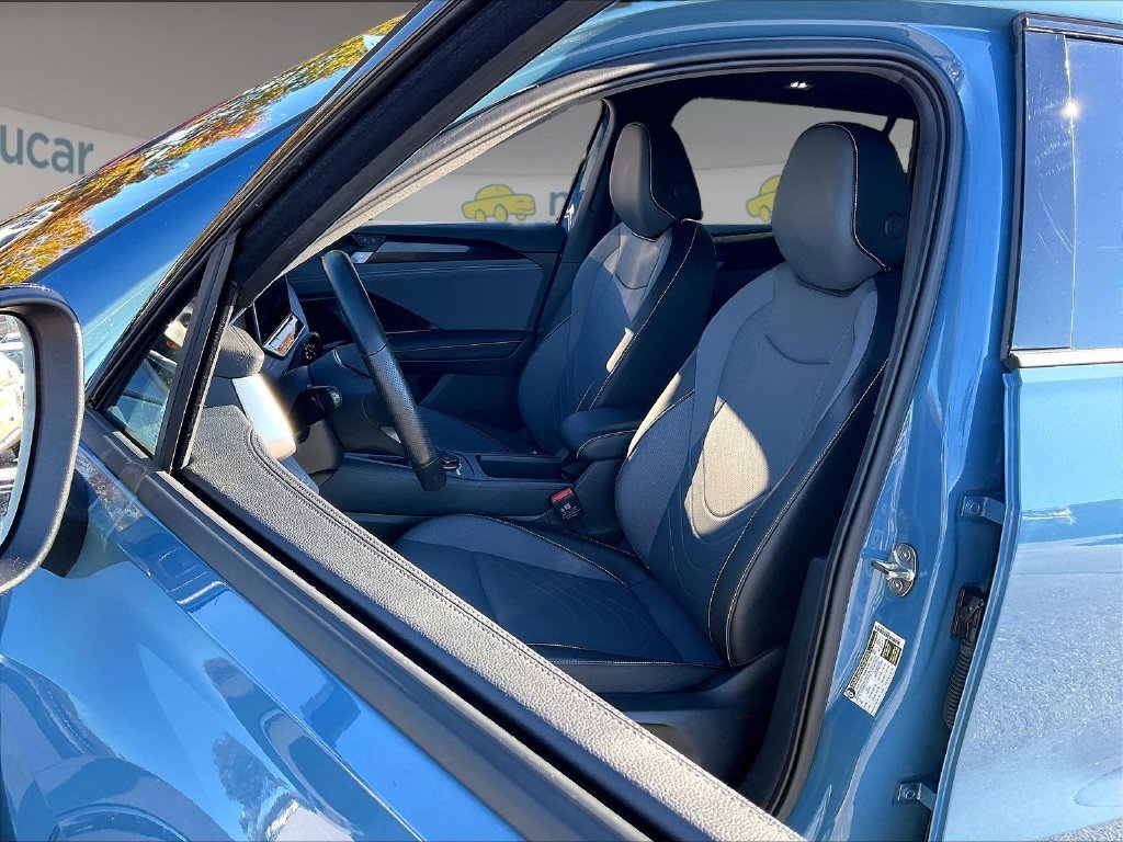Used 2025 Volkswagen Tiguan SE R-Line AWD/4WD image 9