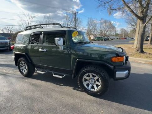 Used 2014 Toyota FJ Cruiser 4WD w/ Upgrade Package image 17