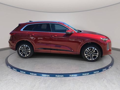 Used 2025 Audi Q5 Premium w/ Convenience Package AWD/4WD image 2