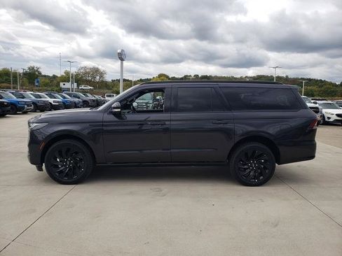 New 2025 Lincoln Navigator L Reserve w/ Jet Appearance Package image 5