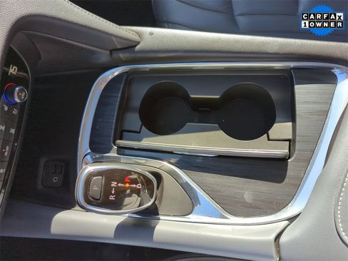 Used 2020 Buick Enclave Premium w/ Sun and Sites Package image 18