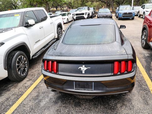 Used 2016 Ford Mustang Coupe image 9