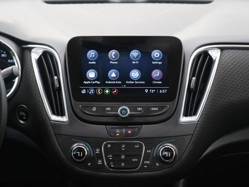 Used 2021 Chevrolet Malibu LT FWD image 15