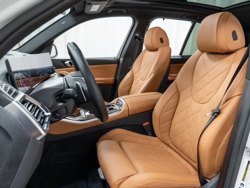 Used 2026 BMW X5 xDrive40i w/ Premium Package image 13