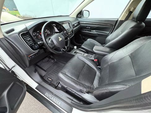 Used 2016 Mitsubishi Outlander SEL AWD/4WD image 9