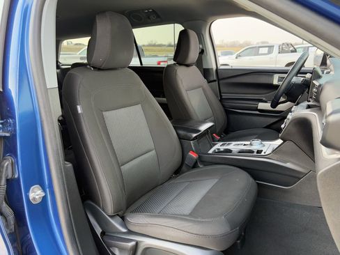 Used 2023 Ford Explorer XLT image 28