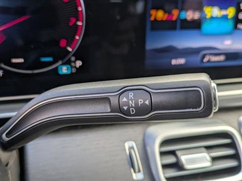 Used 2025 Mercedes-Benz GLE 450 4MATIC image 12