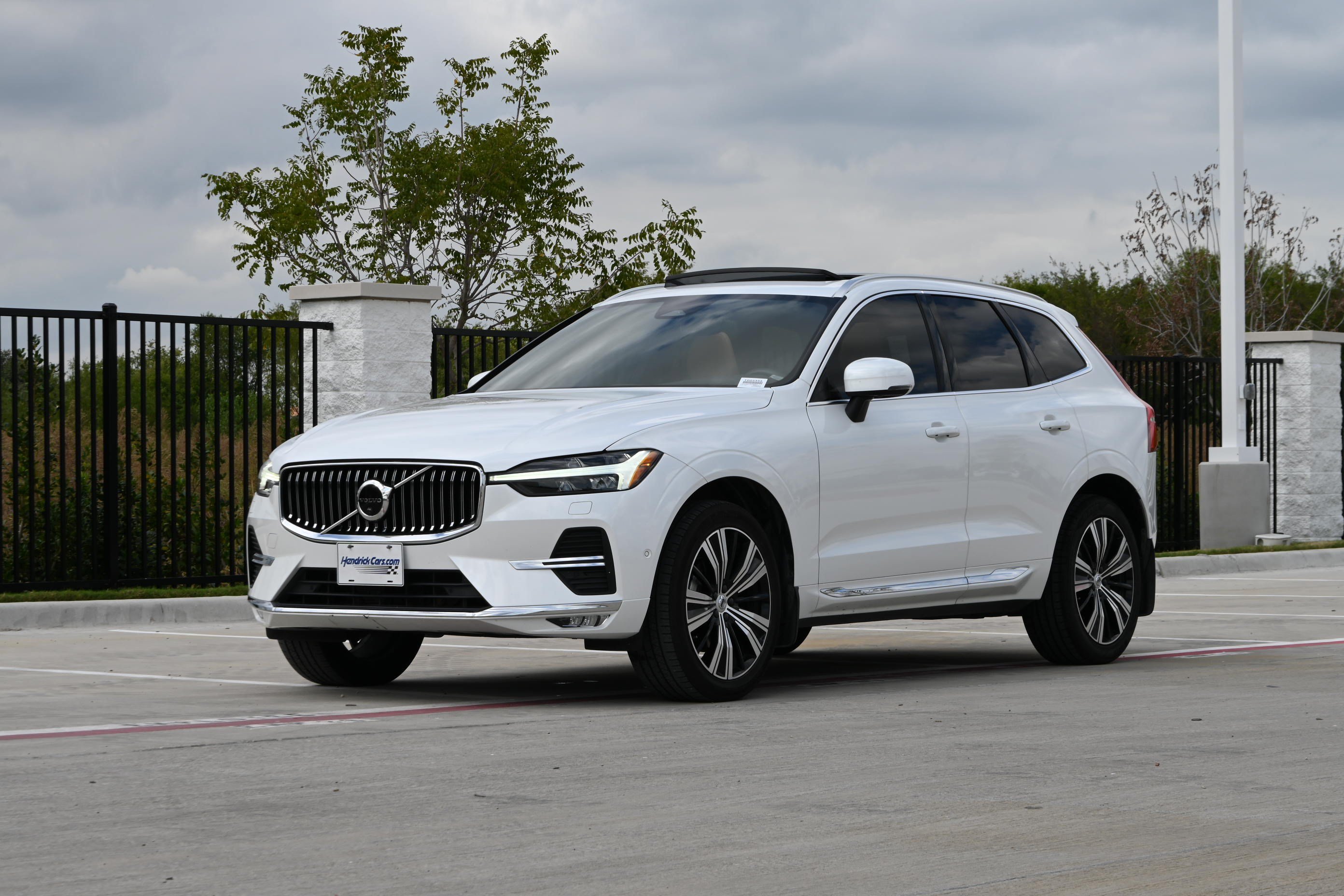 Used 2022 Volvo XC60 B5 Inscription w/ Advanced Package FWD image 5
