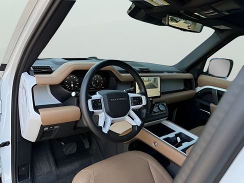 Certified 2025 Land Rover Defender 110 X-Dynamic SE AWD/4WD image 15