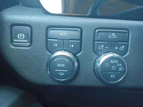 Used 2024 GMC Sierra 1500 Elevation AWD/4WD image 16