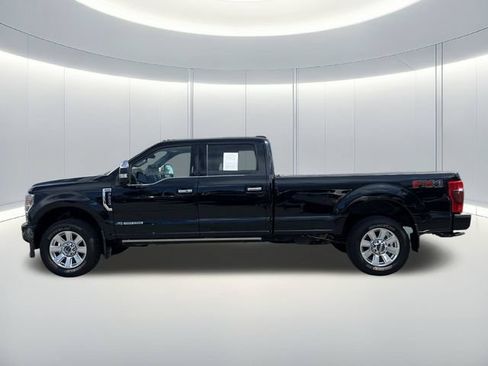Used 2022 Ford F250 Platinum w/ FX4 Off-Road Package AWD/4WD image 2