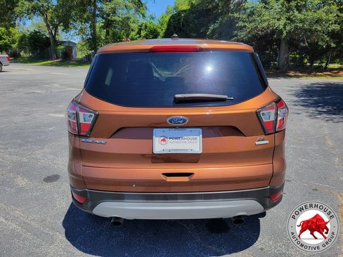 Used 2017 Ford Escape SE FWD image 5
