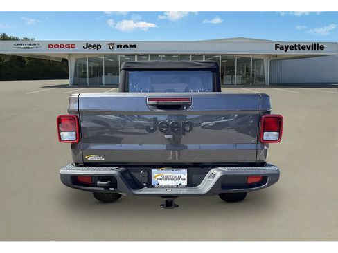 Used 2024 Jeep Gladiator Sport AWD/4WD image 4