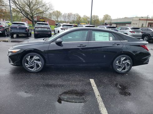 New 2026 Hyundai Elantra Limited FWD image 8