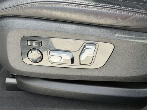 Used 2022 BMW X6 M50i w/ Executive Package image 20