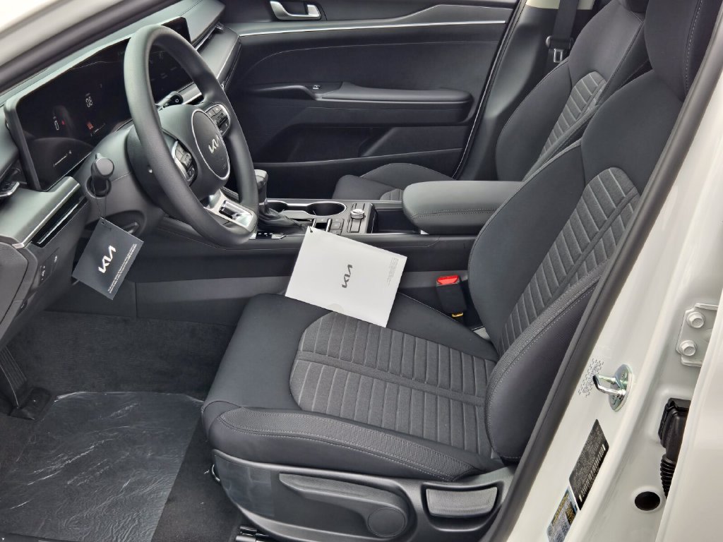 New 2026 Kia K5 LXS FWD image 6