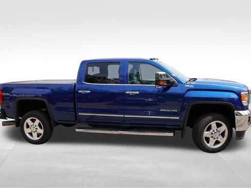 Used 2015 GMC Sierra 2500 SLT w/ Duramax Plus Package AWD/4WD image 2