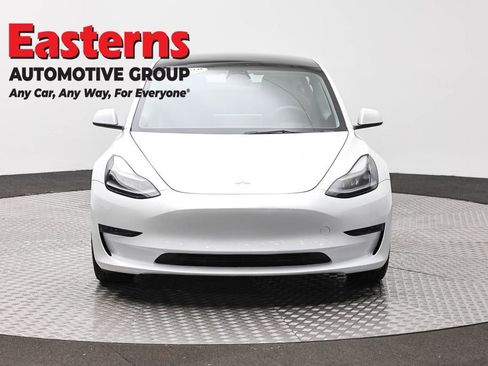 Used 2023 Tesla Model 3 Standard Range image 2