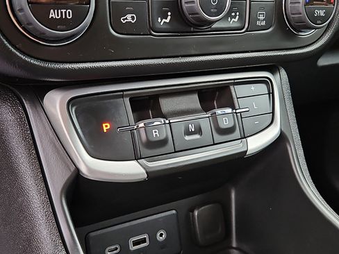 Certified 2023 GMC Terrain SLE w/ Driver Convenience Package AWD/4WD image 14