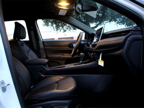 New 2026 Jeep Compass Limited image 13