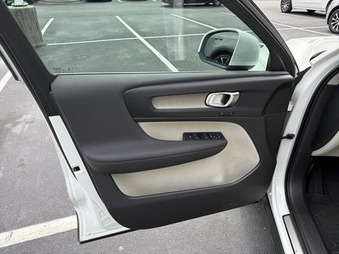 Certified 2023 Volvo XC40 B5 Plus w/ Protection Package Premier AWD/4WD image 14