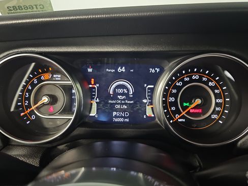Used 2022 Jeep Wrangler Unlimited Sahara w/ Cold Weather Group AWD/4WD image 18