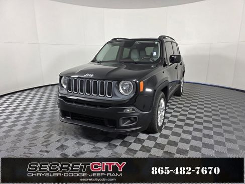 Used 2015 Jeep Renegade Latitude image 3
