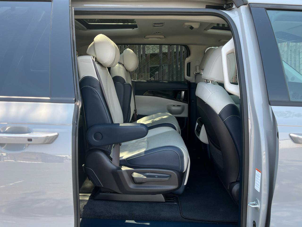 Used 2026 Kia Carnival SX Prestige FWD image 23