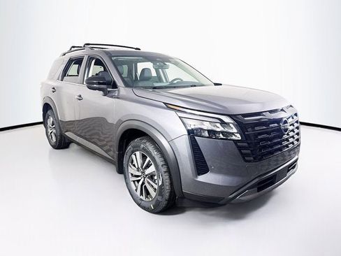 New 2026 Nissan Pathfinder SL image 3