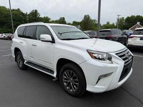 Used 2016 Lexus GX 460 Luxury AWD/4WD image 3