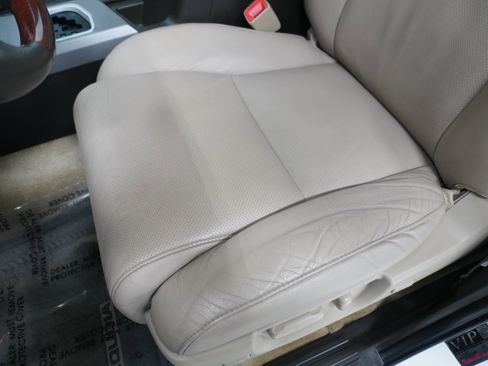 Used 2011 Toyota Sequoia Platinum image 10