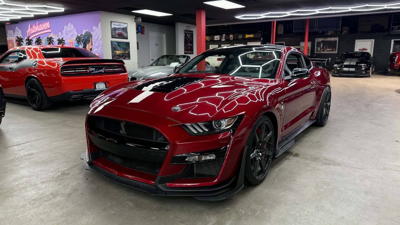 Used 2021 Ford Mustang Shelby GT500 w/ Carbon Fiber Track Pack RWD image 1