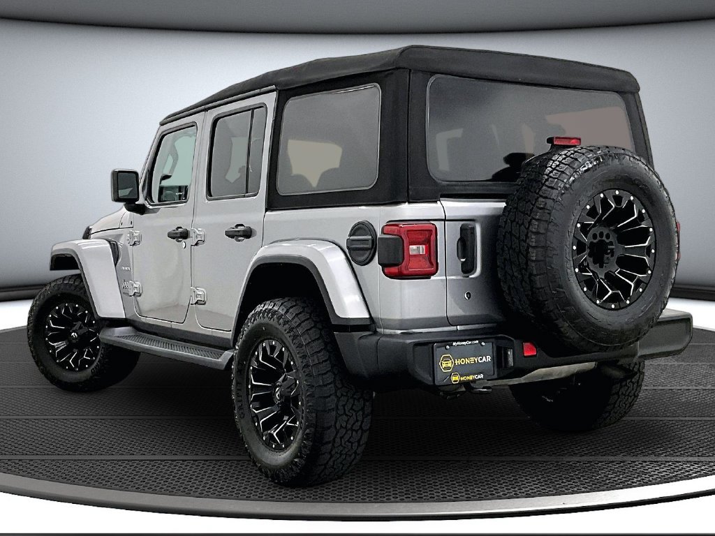 Used 2019 Jeep Wrangler Unlimited Sahara AWD/4WD image 4
