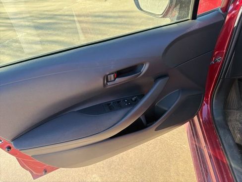 Used 2022 Toyota Corolla LE image 7