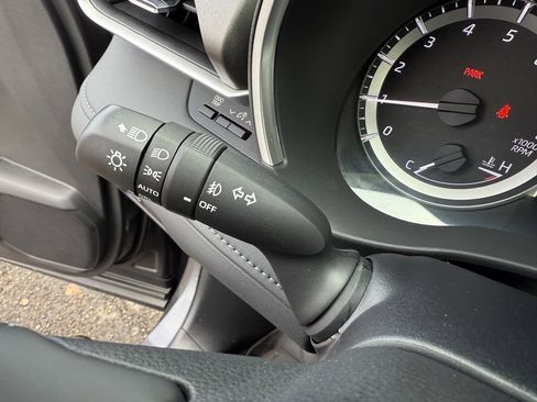 Used 2023 Toyota Highlander XLE image 34