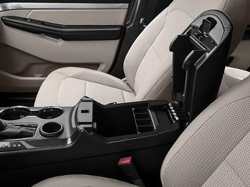 Used 2016 Ford Explorer XLT w/ Equipment Group 202A AWD/4WD image 27