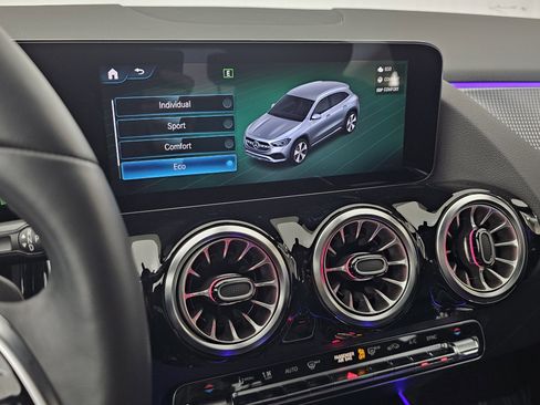 Certified 2023 Mercedes-Benz GLA 250 4MATIC image 35