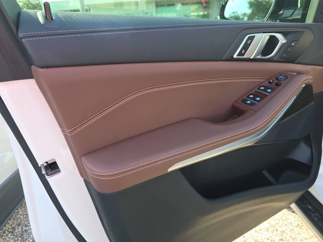 Used 2022 BMW X5 sDrive40i w/ Premium Package RWD image 7
