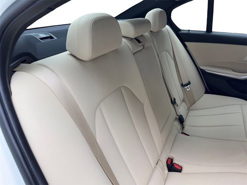 Used 2019 BMW 330i Sedan w/ Driving Assistance Package image 39