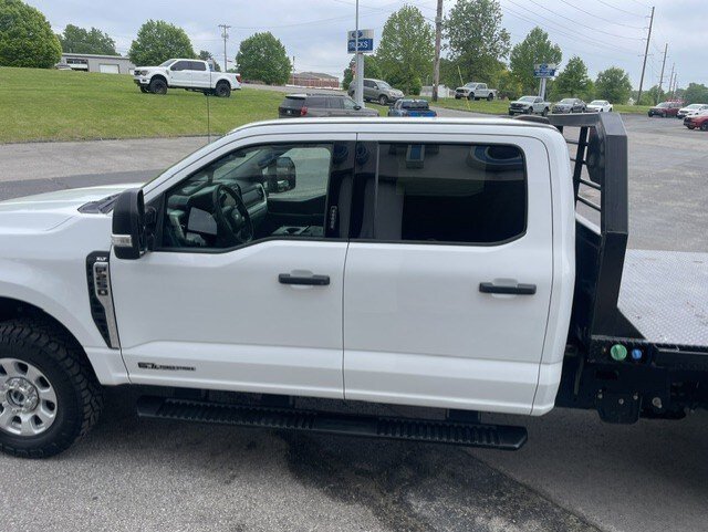 Used 2024 Ford F250 XLT AWD/4WD image 3