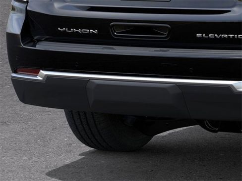 New 2025 GMC Yukon Elevation image 18