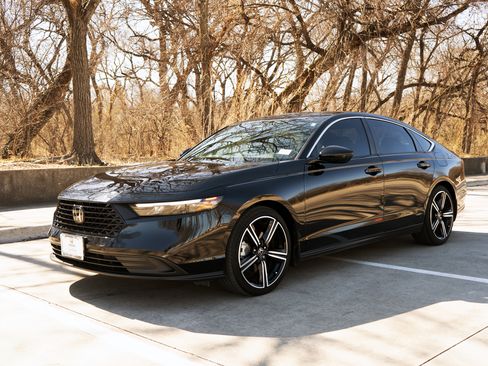 Used 2024 Honda Accord Sport image 5