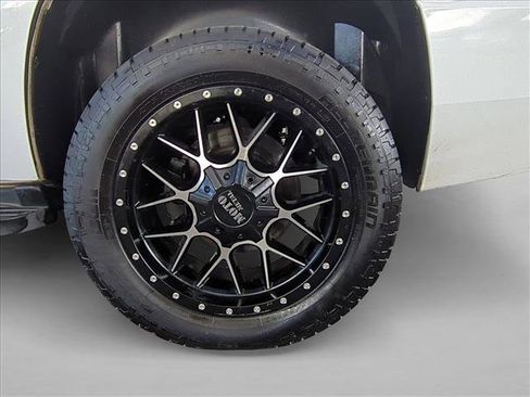 Used 2014 Chevrolet Tahoe LTZ image 25