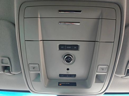 Used 2020 Chevrolet Tahoe LT w/ Luxury Package RWD image 27