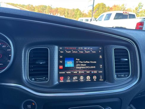 Used 2015 Dodge Charger SXT w/ AWD Premium Group image 27