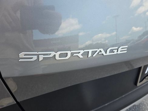 Used 2025 Kia Sportage LX FWD image 11