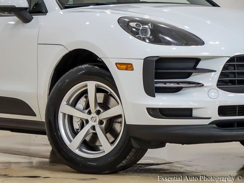 Used 2020 Porsche Macan w/ Driver Memory Package AWD/4WD image 3